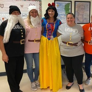 Snow White leg Avenue halloween costume